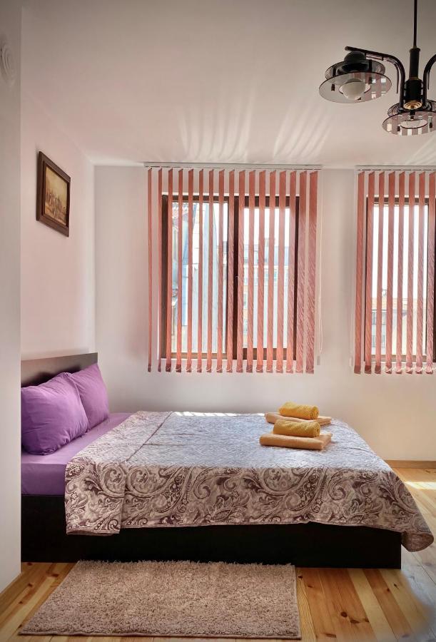 Bright Central Studio For 4 In Burgas Esterno foto