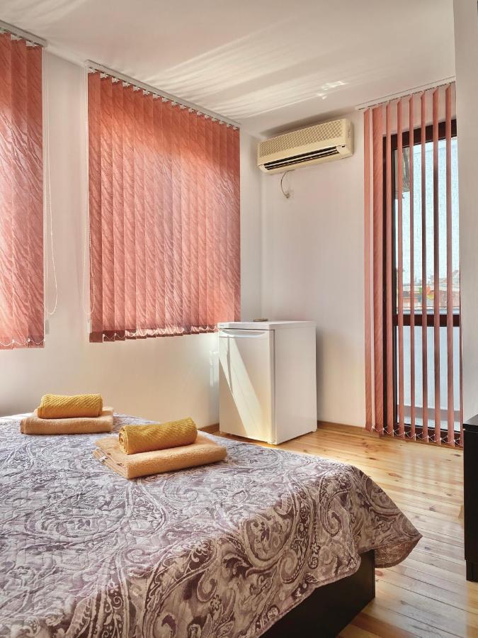 Bright Central Studio For 4 In Burgas Esterno foto