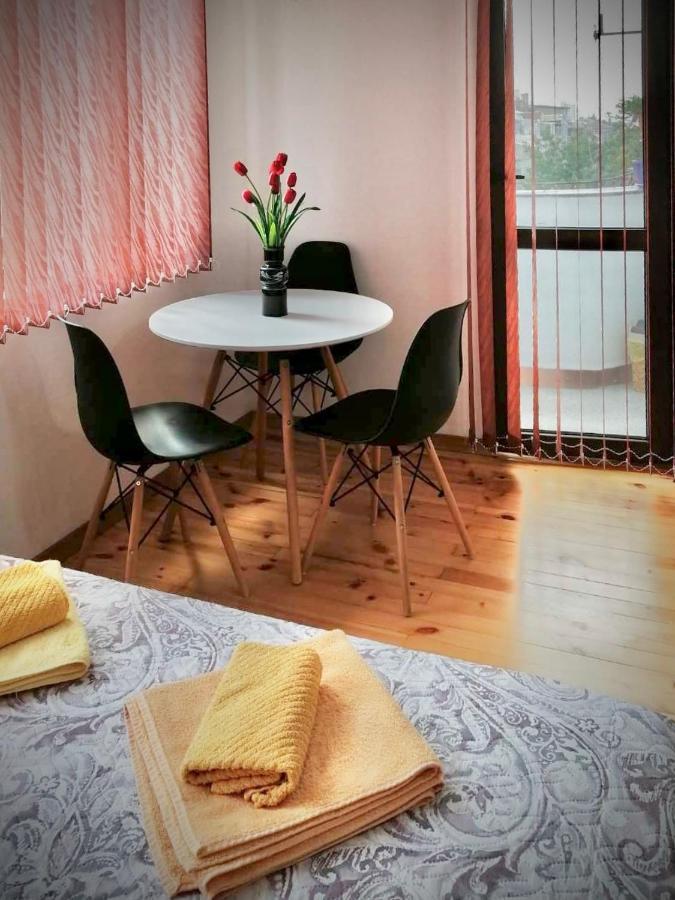 Bright Central Studio For 4 In Burgas Esterno foto